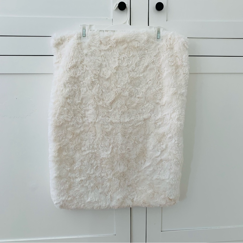 Koolaburra by Ugg Cream Faux Fur Pillow Cases Size 26 X 19 ½”